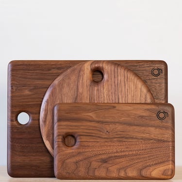 WALNUT cutting board, charcuterie board with handle, serving board with hole 