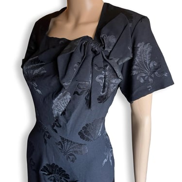 Vintage 1940's Jet Black Art Deco Feather Fan Novelty Print Rayon Jacquard Dress - size Small Medium 
