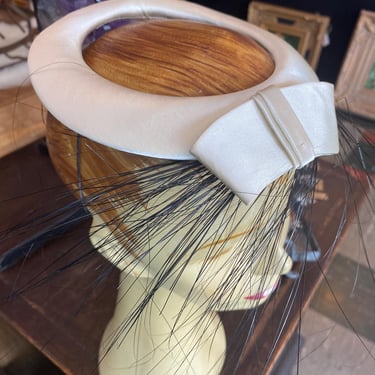 Vintage 1950s white satin ring hat with horse hair, 50s fascinator, headpiece millinery, bridal accessories, wedding hat, mrs maisel 