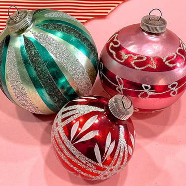 VINTAGE: 3pcs - Old West German Mercury Glass Ornaments - Christmas Ornaments - Glittered Ornament - Made in Germany 