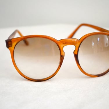 1970s Tortoiseshell Plastic Round Sunglasses 
