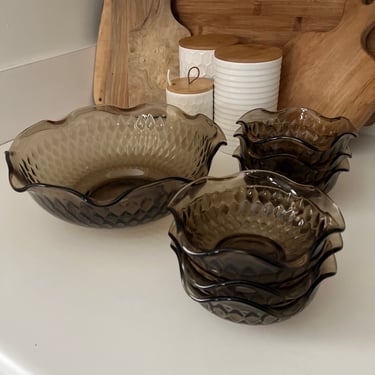 Vintage Smoke Brown Indiana Scalloped Ruffled Bowl Set 