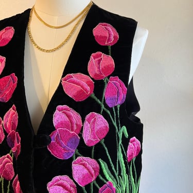 Tenango Guatemala Made Embroidered Tulip Floral Button Front Vest Size Medium 