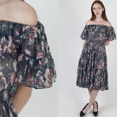 Off The Shoulder Garden Floral Dress / Beautiful Flower All Over Print Dress / Vintage 70s Airy Off Shoulder Ruffle Dress 