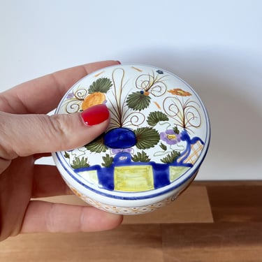 Handpainted Ceramic Lidded Trinket Box. Colorful Vintage Chilean Box. Round Vintage Jewelry Dish. 