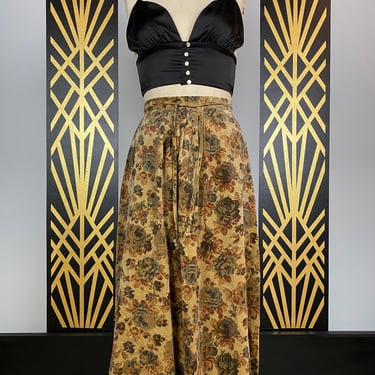 1970s floral skirt, vintage 70s skirt, cotton velveteen, by panther, size small, beige flower print, high waist, minx style, 27 waist, boho 