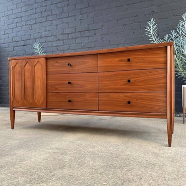 Mid-Century Modern Walnut Dresser by Hooker Furniture, c.1960’s 