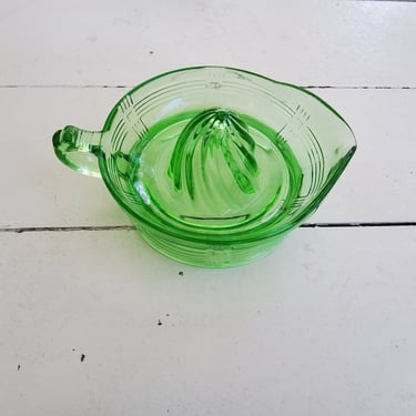 Uranium Anchor-Hocking Green Citrus Juicer Vintage Reamer 