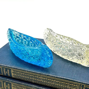 LE Smith Daisy and Button Glass Canoes in Blue or Clear, Vintage Pressed Patterned Glass, Canoe Trinket Dish or Candleholder 