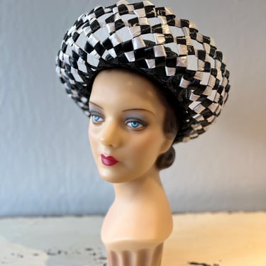 Her Hat Was the Sound of Fashion - Vintage 1960s Black White Raffia Breton Wide Brim Sun Hat 