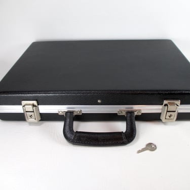 Vintage Hard Sided Locking Briefcase w Key Black Pebbled Slimline Attaché Retro 80s Lawyers Travel Bag Top Handle Laptop Case w File Folders 