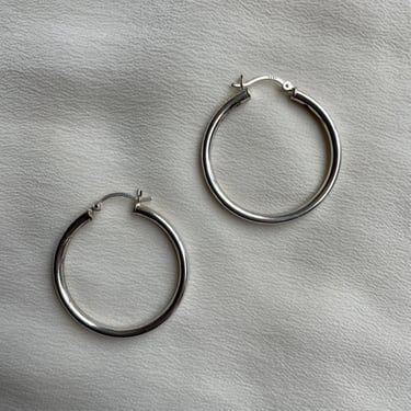 simple tube silver hoops E227