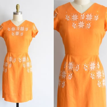 1950s Happy Place dress / vintage 50s linen daydress / Lyda's Fashions embroidered dress 