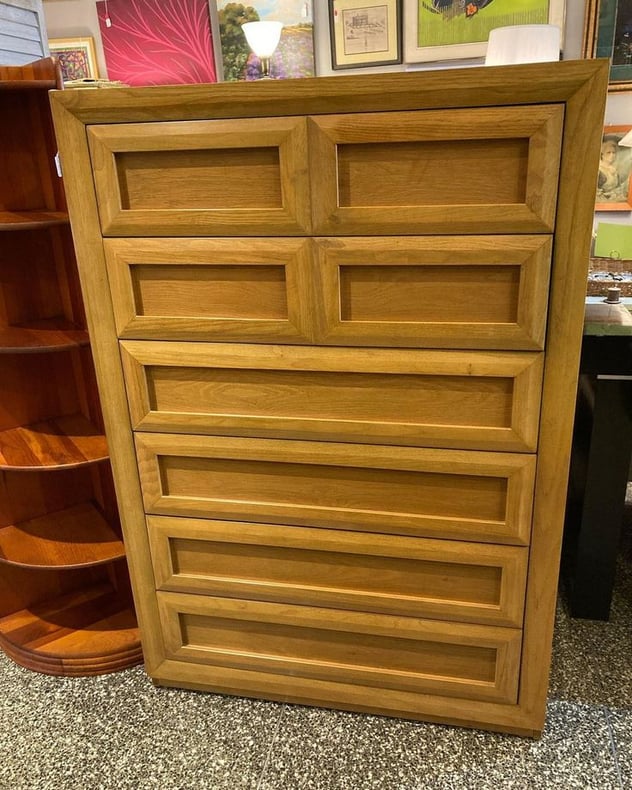Thomasville oak chest of drawers. 38” x 18” x 56” Call 202-232-8171 to purchase