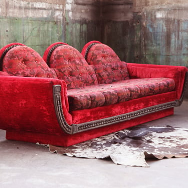 1970s Mid Century Modern Red Velvet Three Seater Plinth Base Sofa in the Style of Adrian Pearsall Strictly Spanish 
