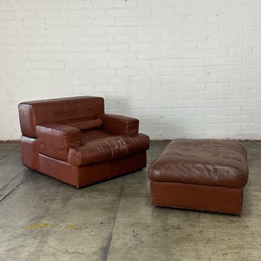 Ajustable Percival Lafer lounge chair and ottoman 