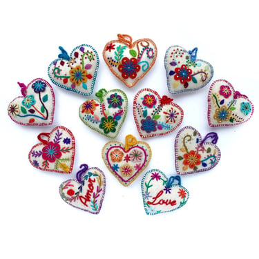 O4O White Embroidered Heart - Assorted