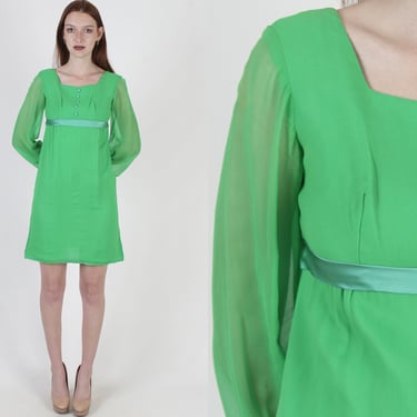 Vintage 60 Kelly Green Chiffon Dress / 1960s Simple Plain Mini Dress / Mod GoGo Solid Color Mini Dress 