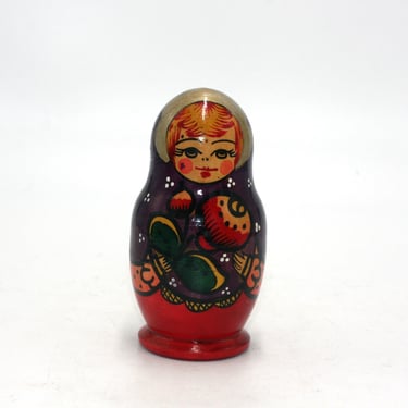 vintage Russian Matryoshka Nesting Dolls 