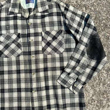 Vintage 60’s Pendleton shirt~ Wool plaid Black & Grey with elbow patches~ 1960’s menswear Rockabilly Mod men’s fashion /size Medium 