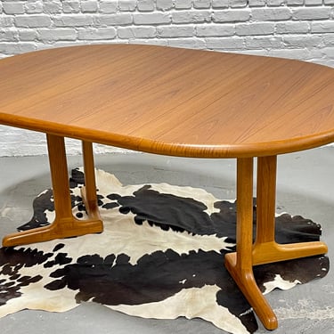 Mid Century MODERN Teak ROUND to OVAL Dining Table, by Nordic Furniture 