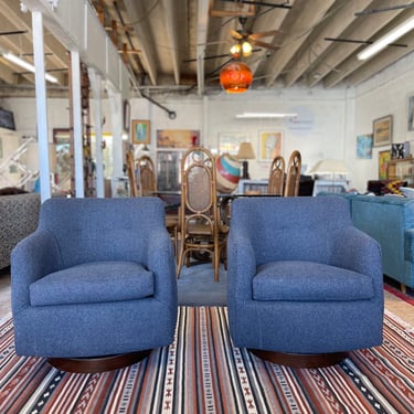 Mid Century/Vintage Swivel & Rocking Lounge Chairs in the Style of Milo Baughman