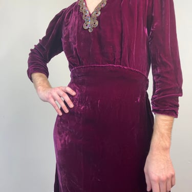30s/40s Berry velvet dress with sequin accents 
