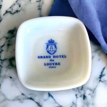 Vintage Grand Hotel du Louvre Paris Opalex Milk Glass Ashtray Trinket Dish 