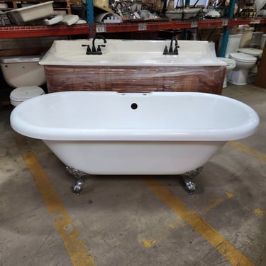 Acrylic Clawfoot Bathtub 66.5" Long