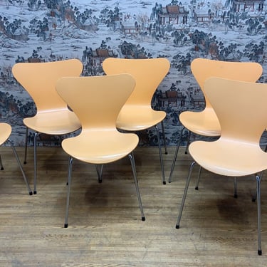 Mid Century Modern Arne Jacobsen For Fritz Hansen Series 7 Chairs - Set of 7