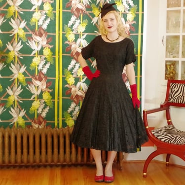 50's Vintage Swing Dress. Black Floral Lace.'New Look' Party Dress. Swishy Circle Midi Skirt. Dior-Sophisticated Post WW2. Cocktail Prom. 