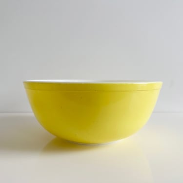 Pyrex Large Yellow 4 Quart Mixing Bowl #404 USA Vintage 1960s 