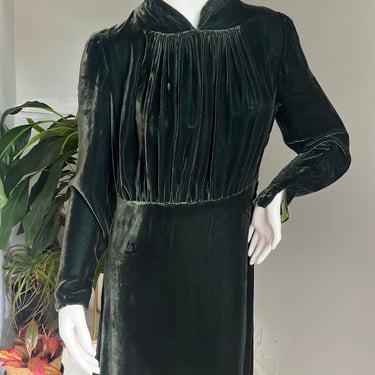 Delicious 1940s Velvet Dress Great Details 36 Bust Vintage 
