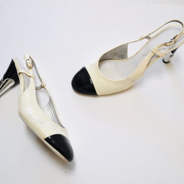 Vintage Chanel High Heels Pumps Cream Black Patent Leather Chanel Shoes high heels Made in Italy Chanel Cap Toe Slingback heels 41 9 1/2 