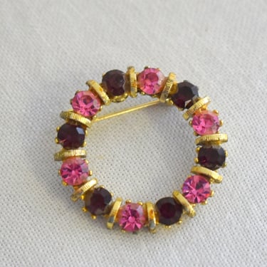 1960s Red and Pink Rhinestone Circle Brooch 