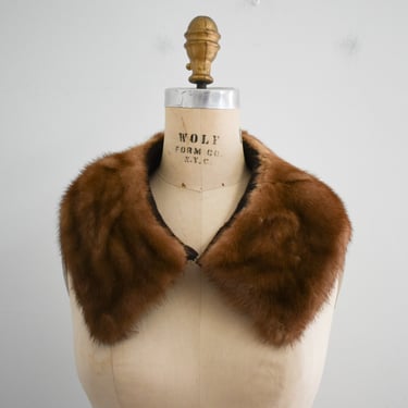1950s Mid-tone Brown Fur Collar 