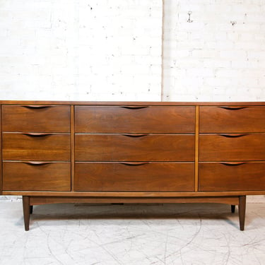 Vintage Mid-Century modern walnut 9 drawer dresser with waterfall handles by Ward Furniture | Free delivery in NYC and Hudson Valley areas 