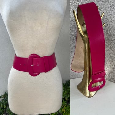 Vintage bold wide leather belt fuchsia pink fits 25-28” Accessories by Pearl 