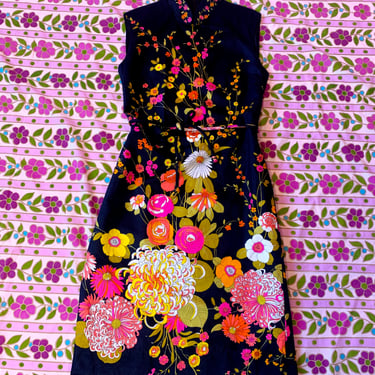 Lovely 1970's Black Floral Dress