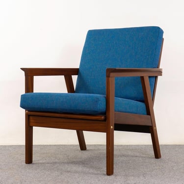 Teak Danish Lounge Chair - (321-267) 