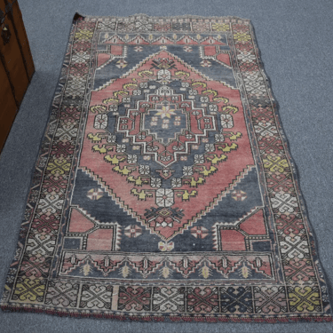 #1 Vintage Oushak Rug 44x73&quot;