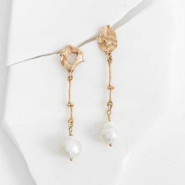 En Flux Bronze Knots and Pearls Earrings