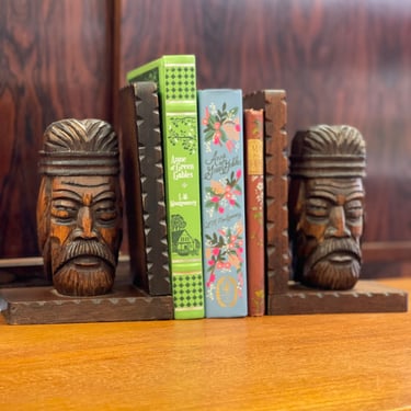 Mid Century Modern Tiki Bookends hand carved grain decor wood figural figurine pair vintage art original retro design 