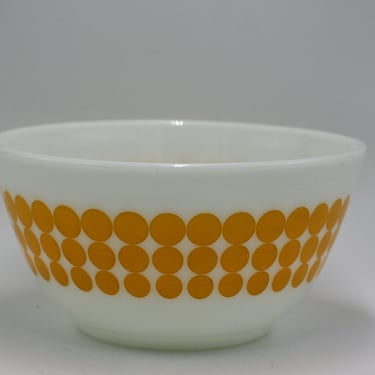 vintage Pyrex yellow polka dot bowl 402 1.5 quart 
