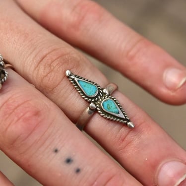 Vintage Silver Turquoise Teardrop Ring, Elongated Stone-Inlay Ring, Midi Ring, Size 4 1/4 US 