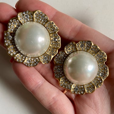 Rare Designer Hanae Mori Faux Pearl &amp; Gold Flower Clip On Earrings