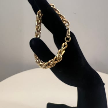 Vintage Monet link chain bracelet hook closure 7” x 1/4” gold tone 