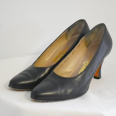 1980s/90s Ferragamo Navy Leather Heels, Size 8 1/2B 