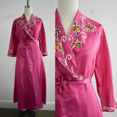 1940s Fuchsia Chainstitch Robe 