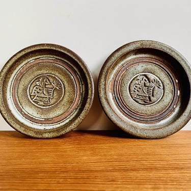 Pair of vintage studio pottery angel trinket dishes / tiny handmade ceramic plates or coasters / boho earthy decor 